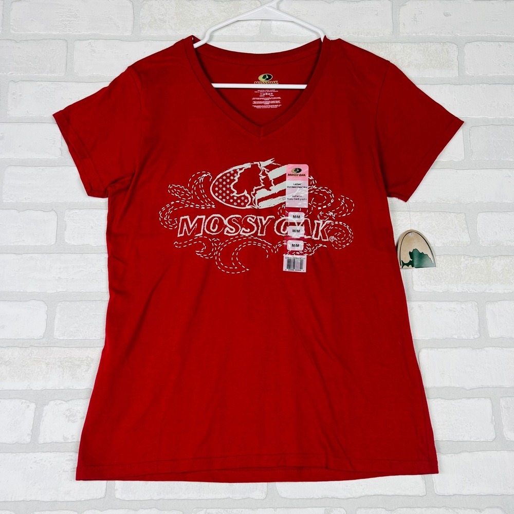 Mossy Oak Womens Red V-Neck Graphic T-Shirt Short Sleeve Cotton Size Medium NEW